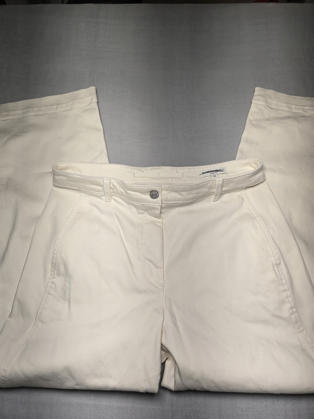 Women's Banana Republic Off-White Chino Straight Leg Jeans Size12